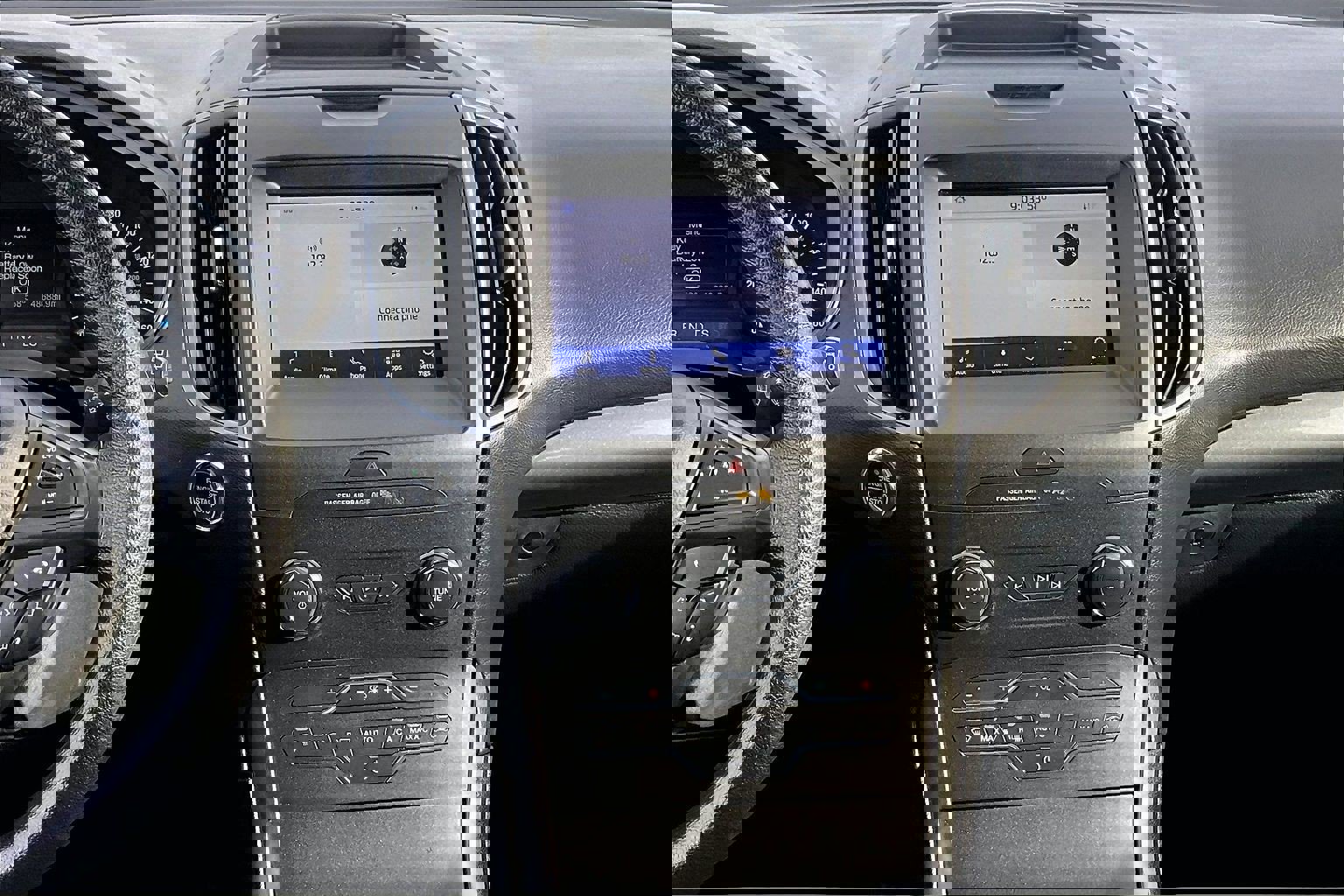 Used 2020 Ford Edge SE image 6