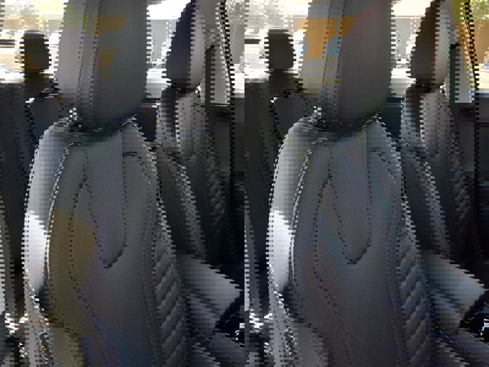 Used 2023 Hyundai Elantra Limited image 18