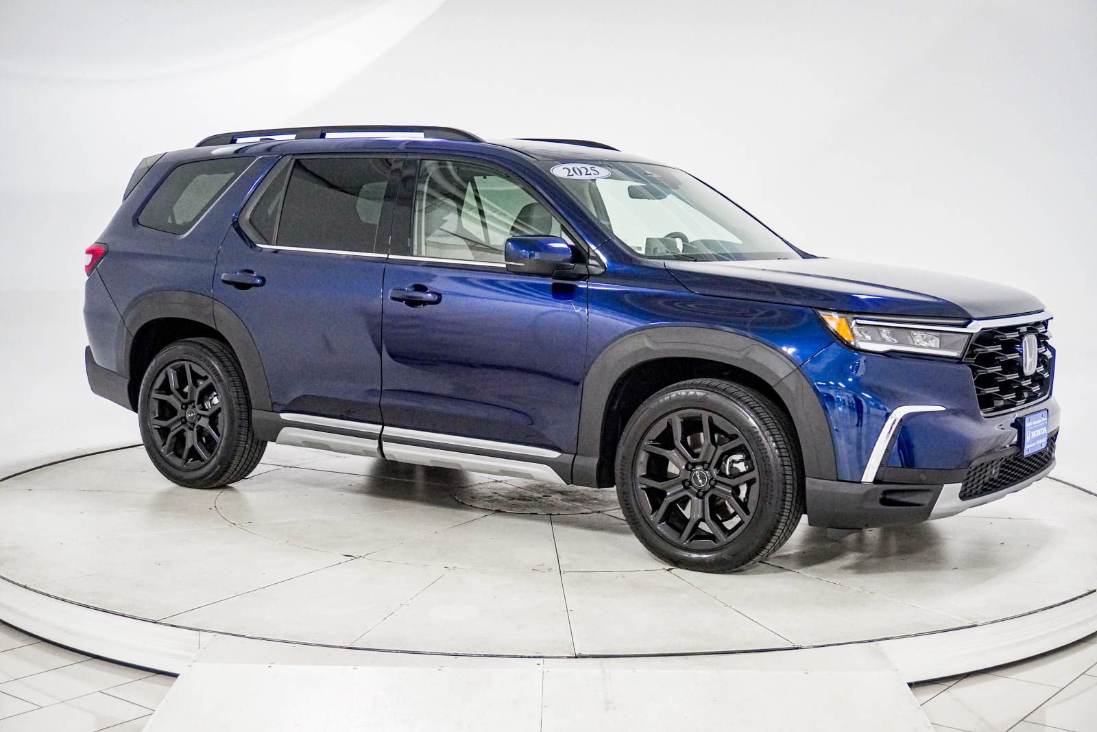 Certified 2025 Honda Pilot Touring image 13
