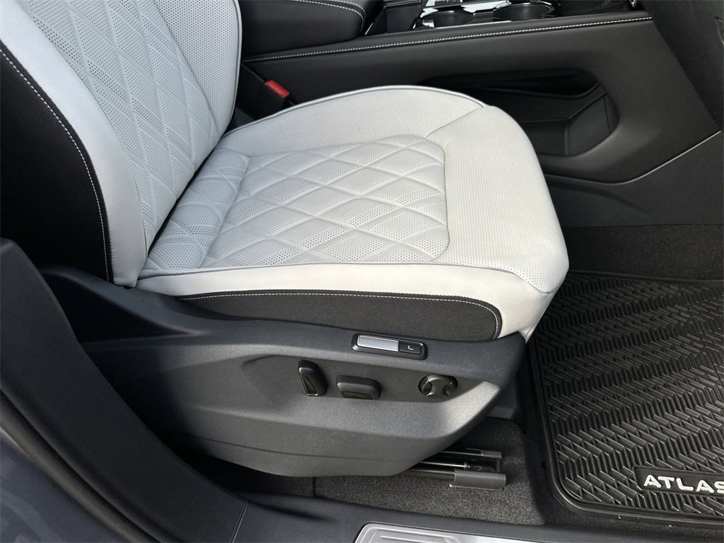 New 2025 Volkswagen Atlas Cross Sport SEL Premium R-Line image 39