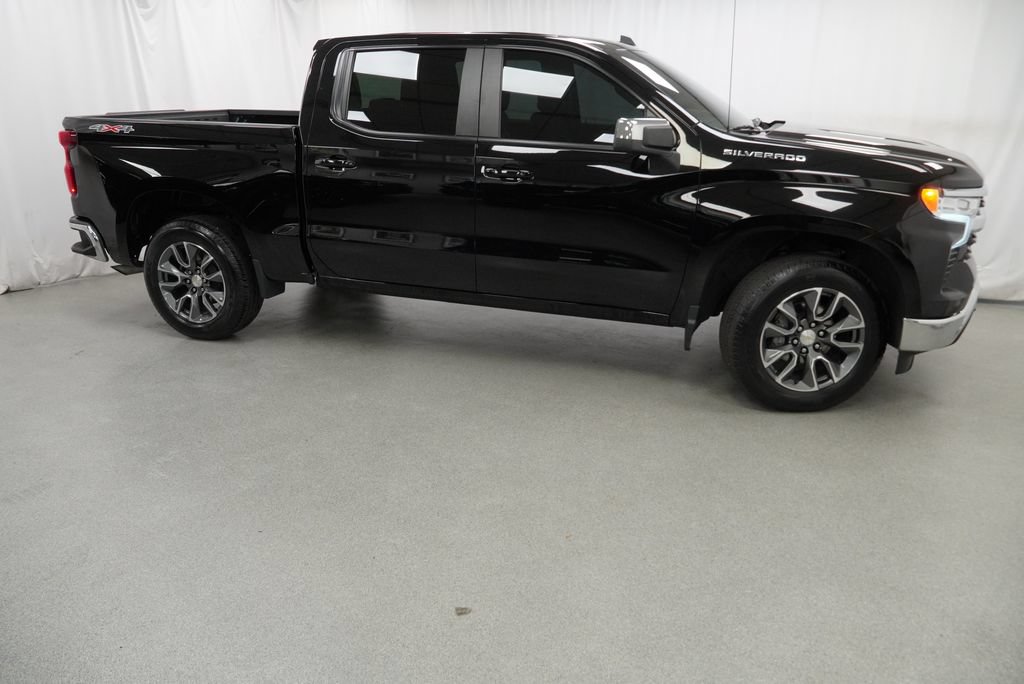 Used 2023 Chevrolet Silverado 1500 LT AWD/4WD image 6