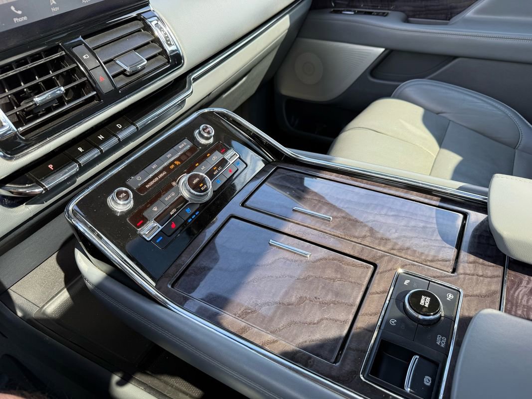 Used 2019 Lincoln Navigator Reserve image 37