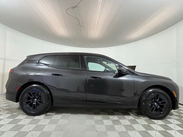 Used 2024 BMW iX xDrive50 AWD/4WD image 8