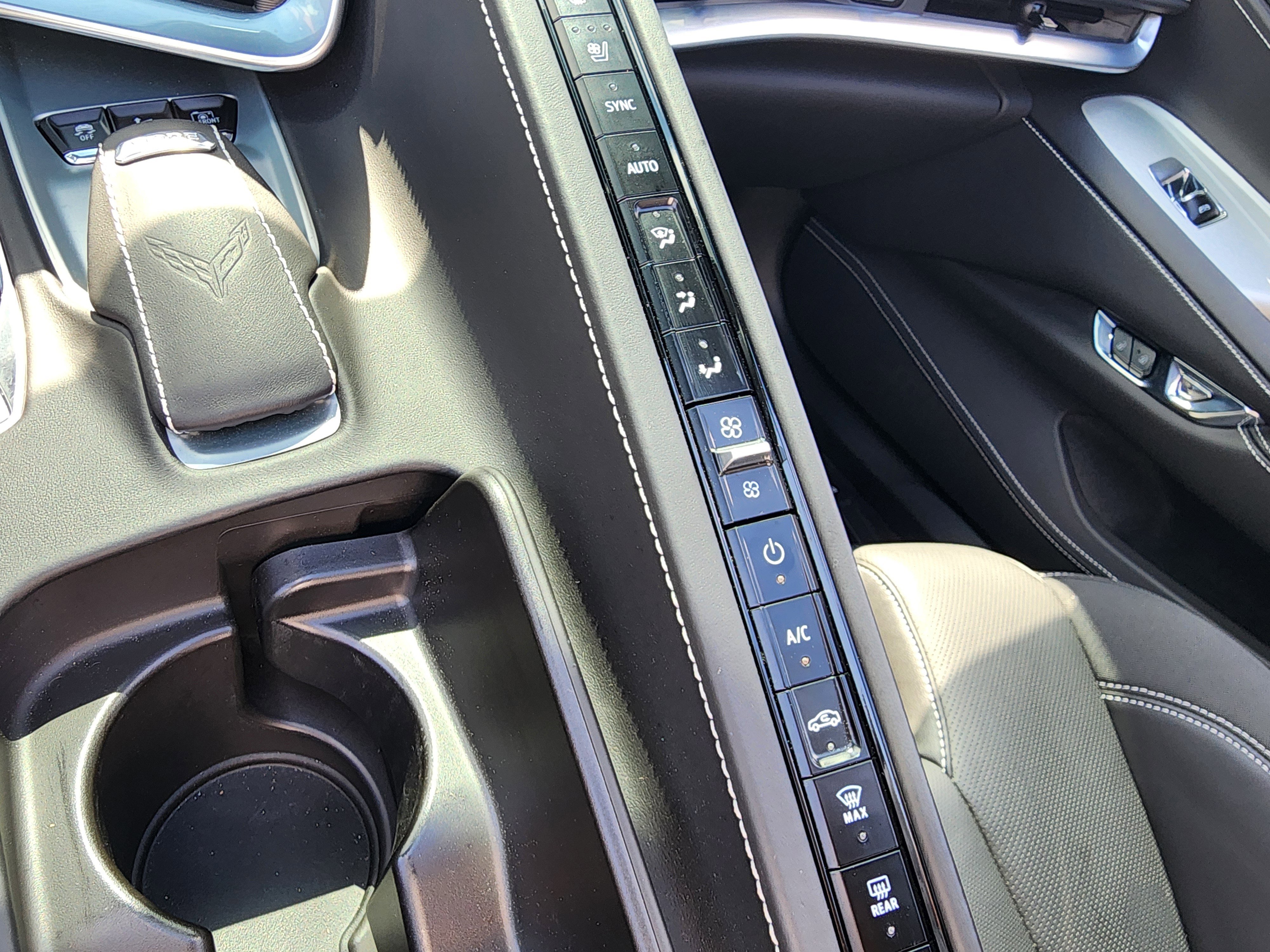 Used 2023 Chevrolet Corvette Stingray Premium Conv w/ Z51 Performance Package RWD image 31