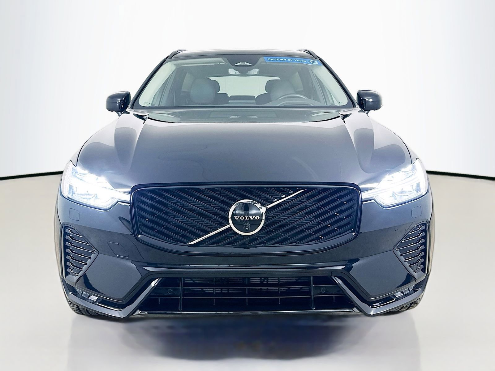 Used 2026 Volvo XC60 B5 Ultra w/ Protection Package Premier AWD/4WD image 2