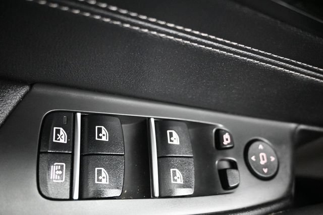 Used 2021 BMW M550i xDrive w/ Dynamic Handling Package AWD/4WD image 23