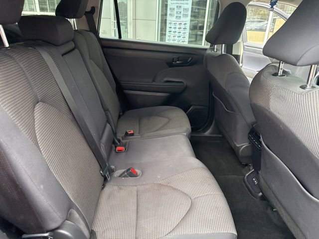 Used 2023 Toyota Highlander LE image 30