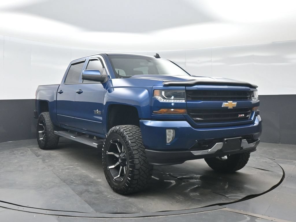 Used 2018 Chevrolet Silverado 1500 LT w/ Texas Edition AWD/4WD image 9