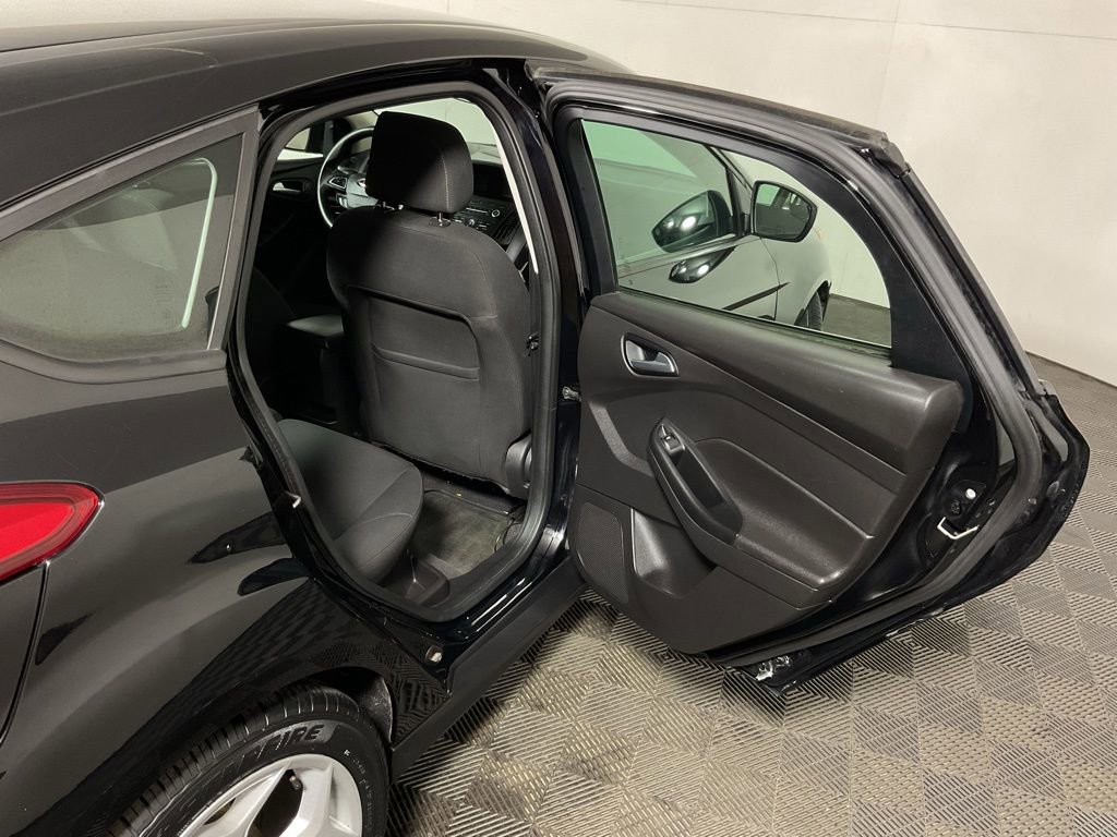 Used 2018 Ford Focus SE image 29