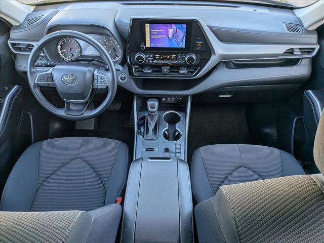Used 2025 Toyota Highlander LE image 18