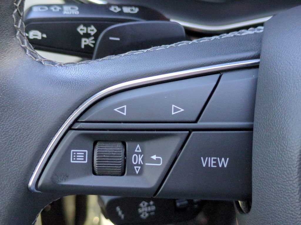 Used 2023 Audi Q8 Premium Plus image 28