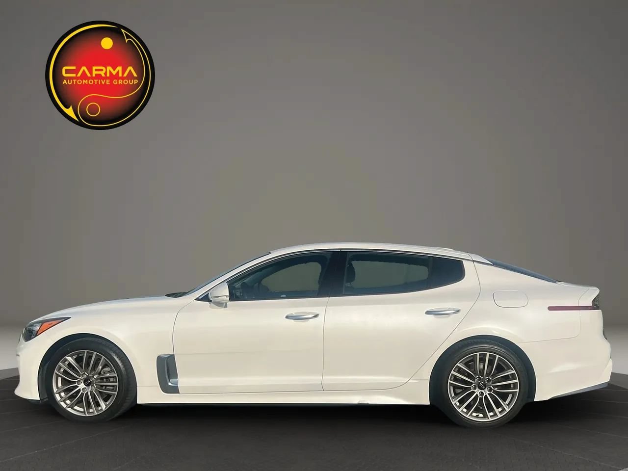 Used 2018 Kia Stinger RWD image 2