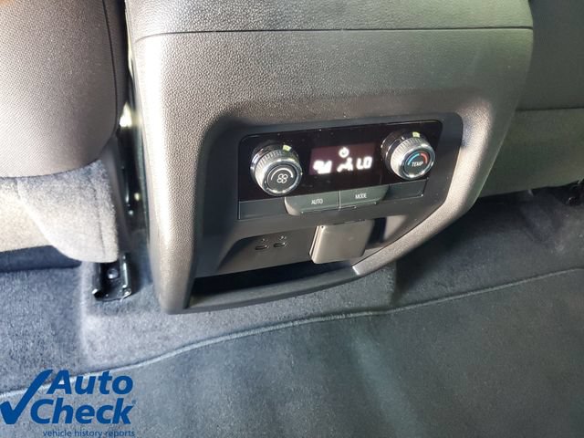Used 2025 Chevrolet Traverse LT w/ Driver Confidence Package FWD image 16