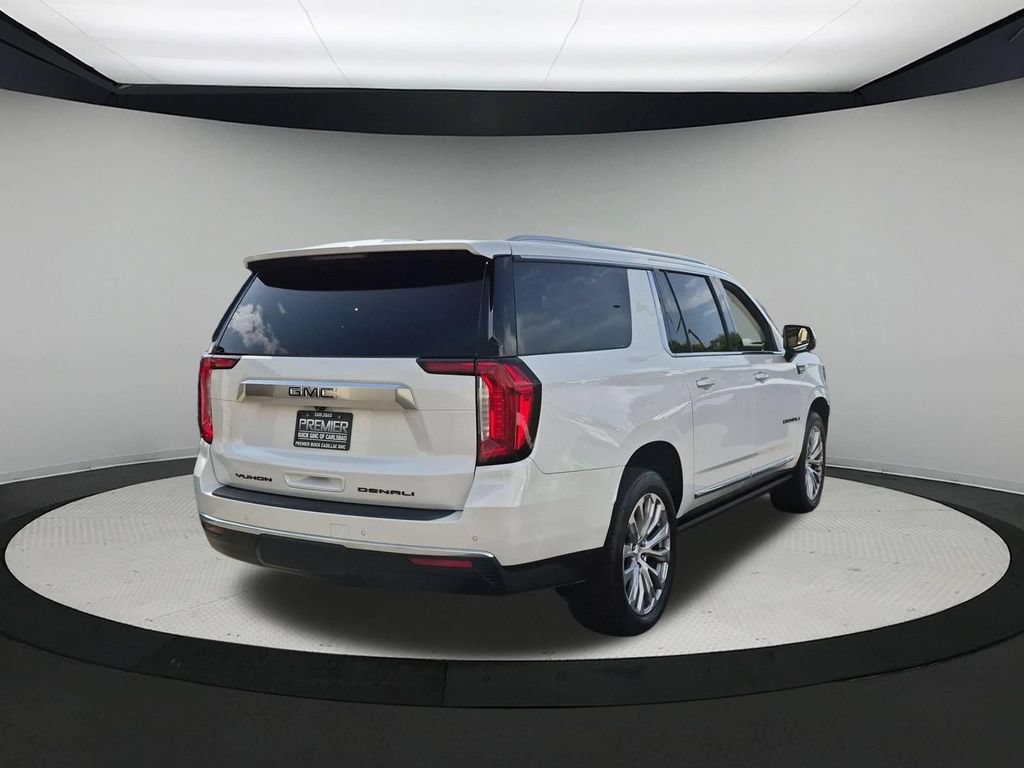 Used 2022 GMC Yukon XL Denali AWD/4WD image 5