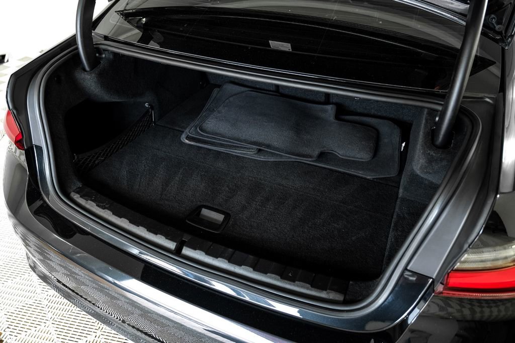 Used 2022 BMW 330e xDrive w/ Driving Assistance Package image 59