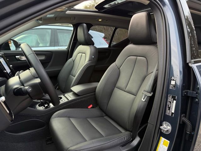New 2026 Volvo XC40 B5 Core w/ Protection Package Premier AWD/4WD image 12