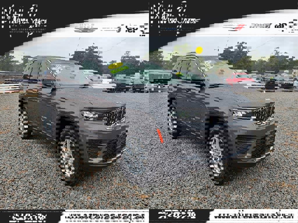 New 2025 Jeep Grand Cherokee Laredo X image 1