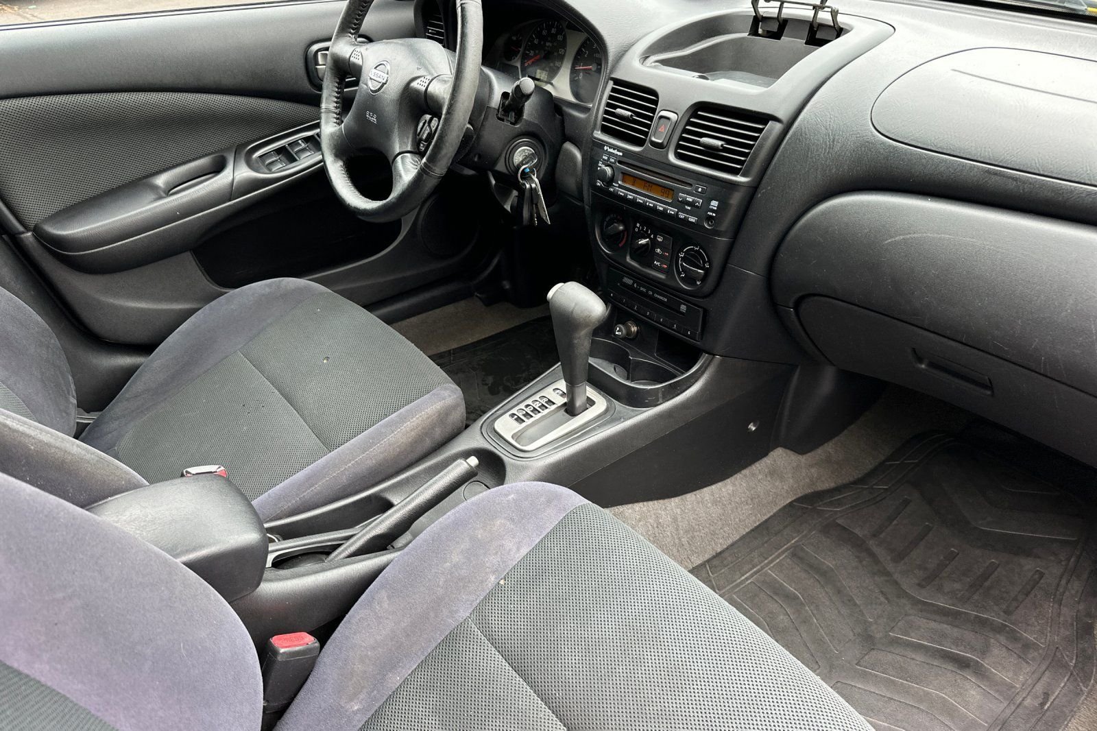 Used 2006 Nissan Sentra SE-R w/ (J01) Sunroof Pkg FWD image 16