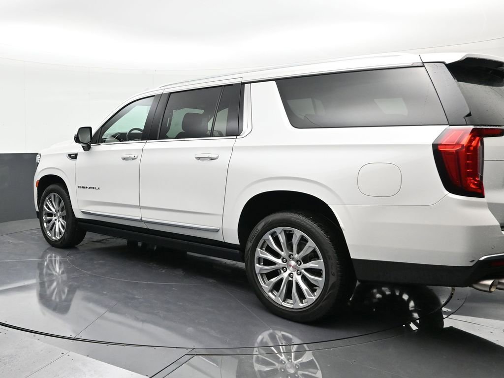 Used 2022 GMC Yukon XL Denali image 3