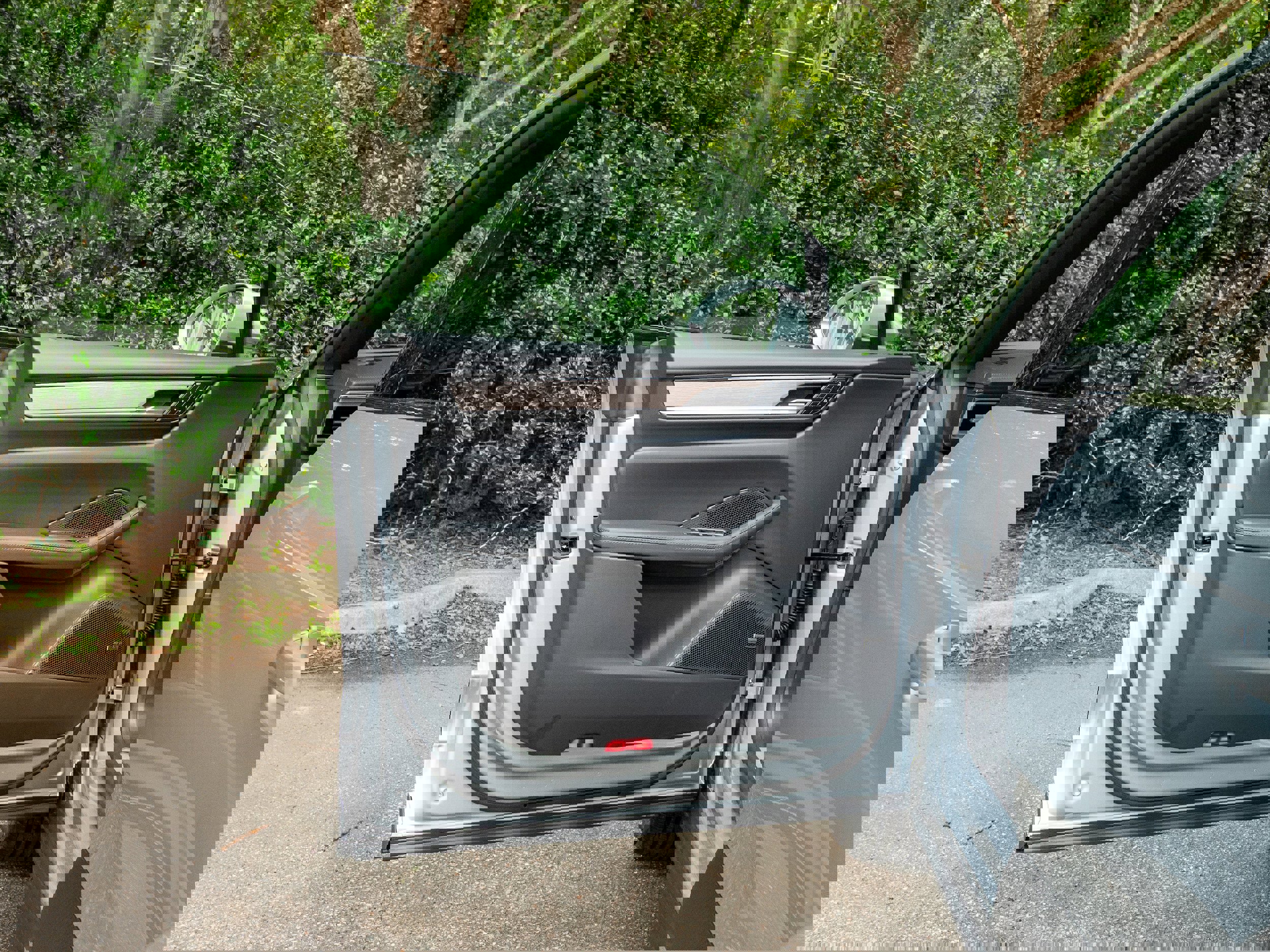 New 2025 Porsche Macan 4S Electric image 21