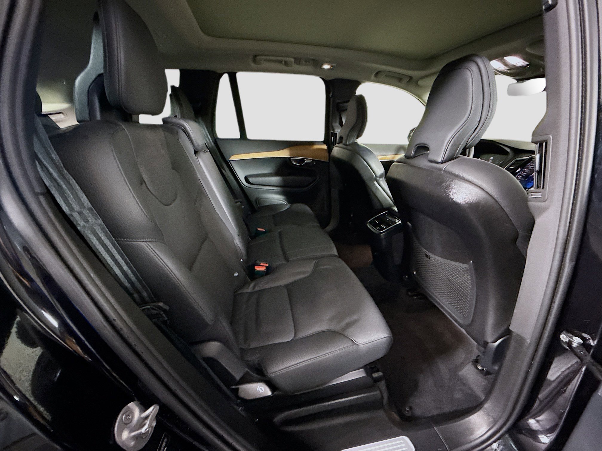 Used 2024 Volvo XC90 B5 Plus image 27