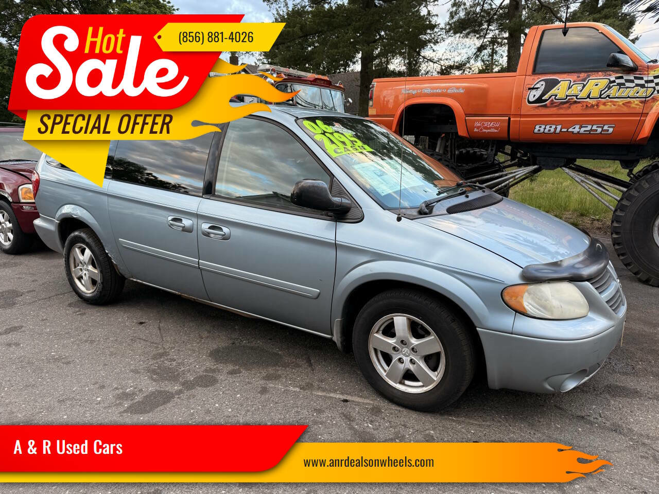 Used 2006 Dodge Grand Caravan SXT image 1