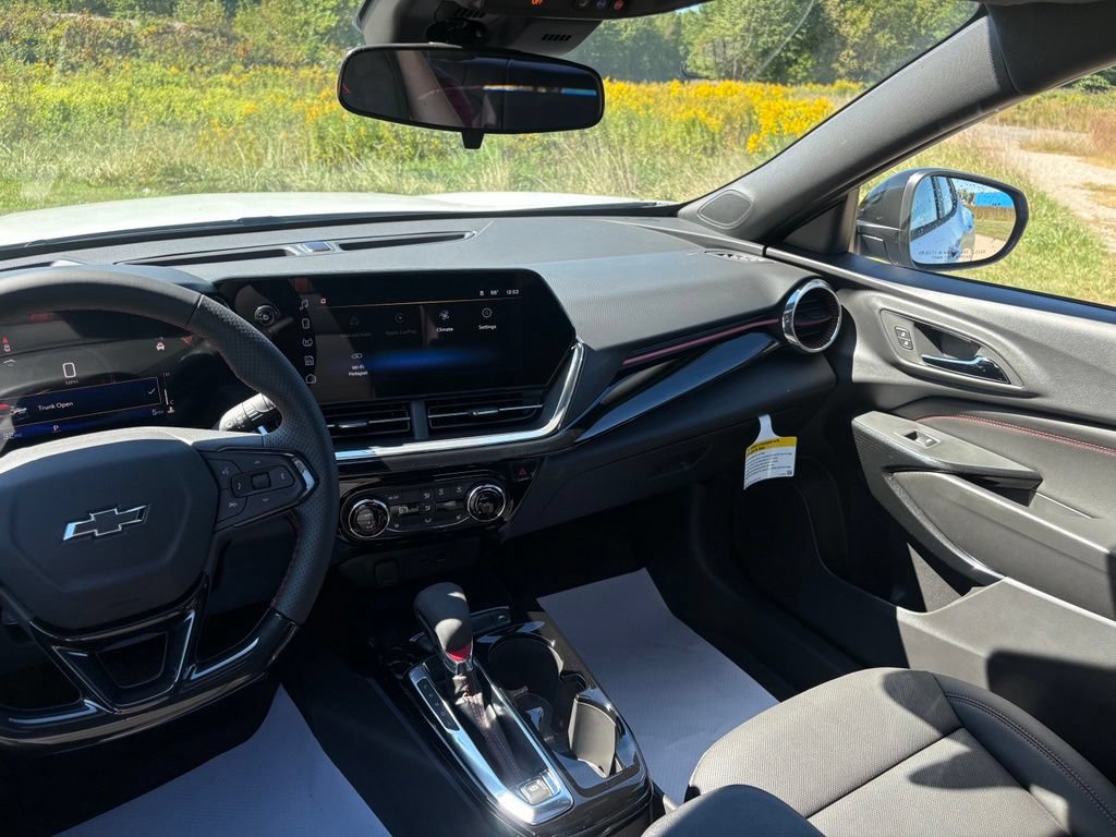 New 2026 Chevrolet Trax RS w/ Sunroof Package FWD image 43
