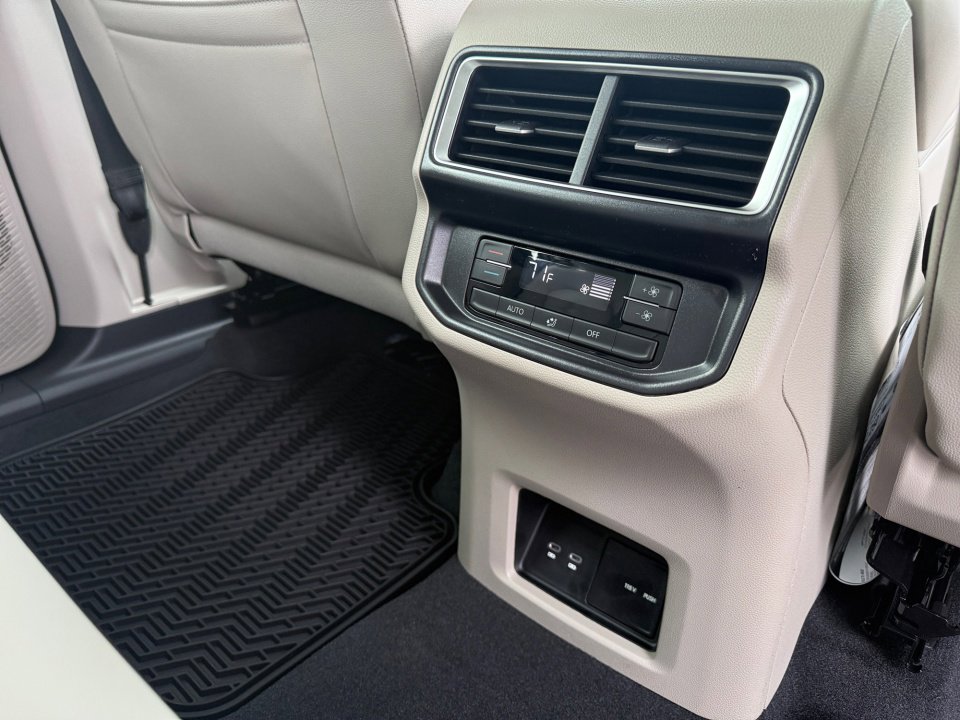 New 2026 Volkswagen Atlas SE image 29