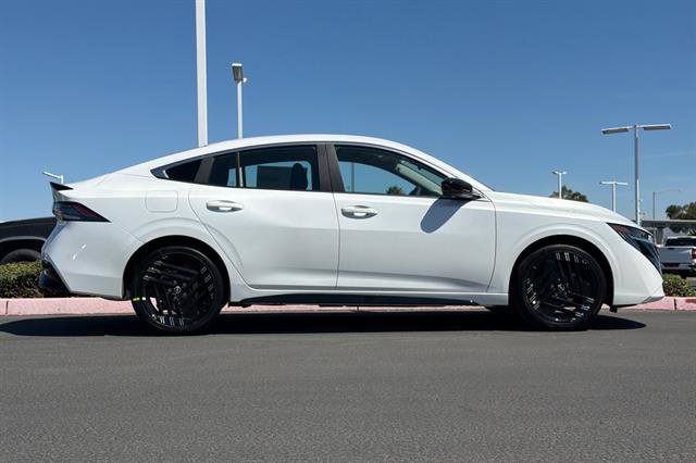 New 2027 Nissan Sentra SR w/ Floor Mat Package FWD image 3