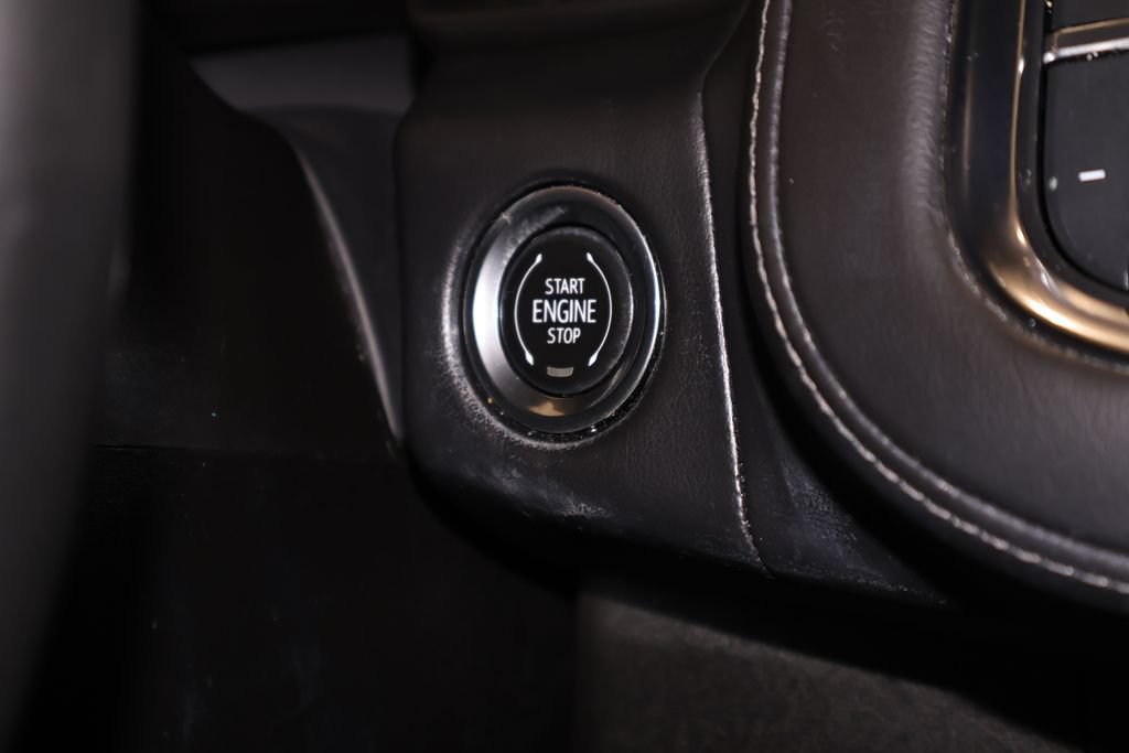Used 2023 Chevrolet Tahoe Z71 w/ Luxury Package AWD/4WD image 30