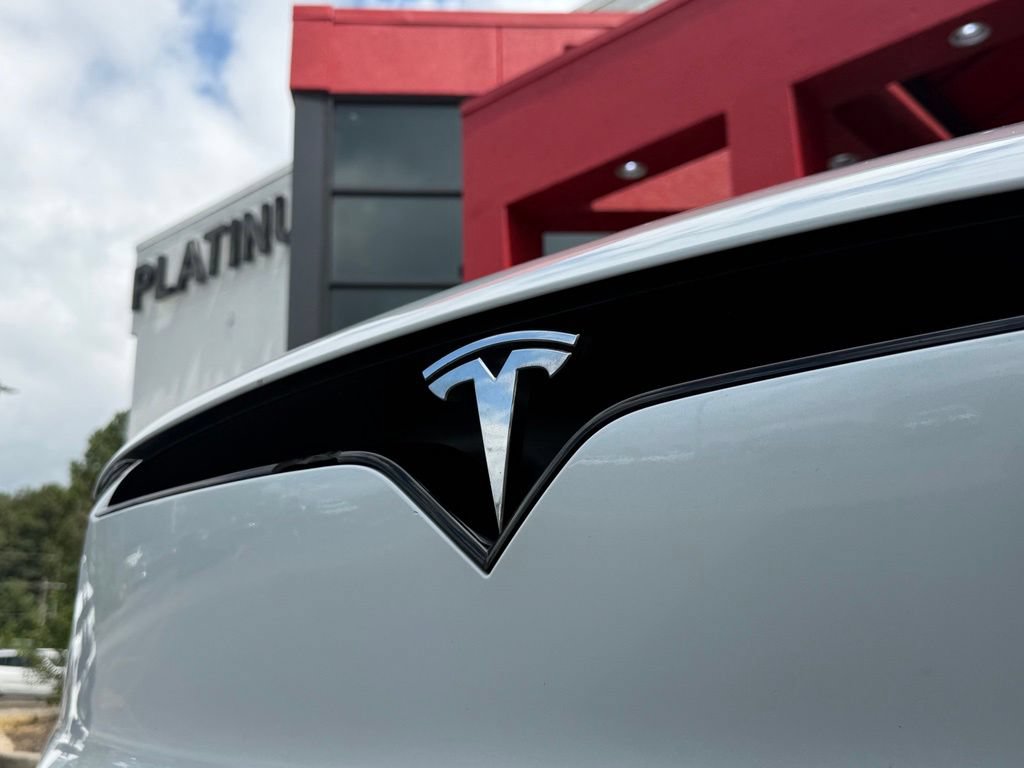 Used 2023 Tesla Model X AWD/4WD image 4
