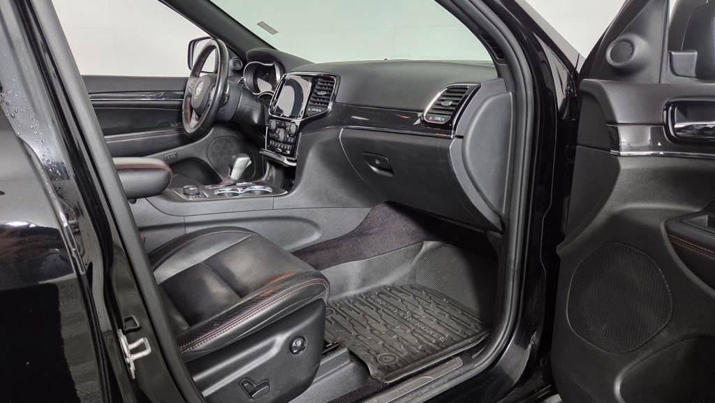 Used 2019 Jeep Grand Cherokee Trailhawk w/ Trailhawk Luxury Group AWD/4WD image 37