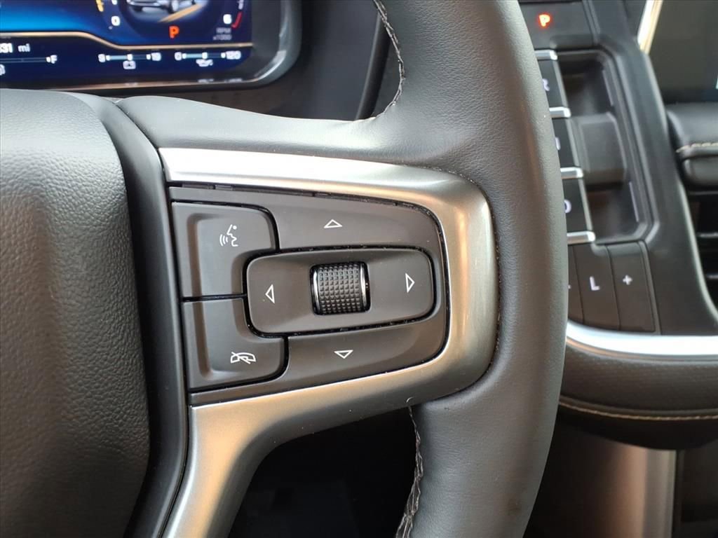 Used 2023 Chevrolet Suburban Premier image 22