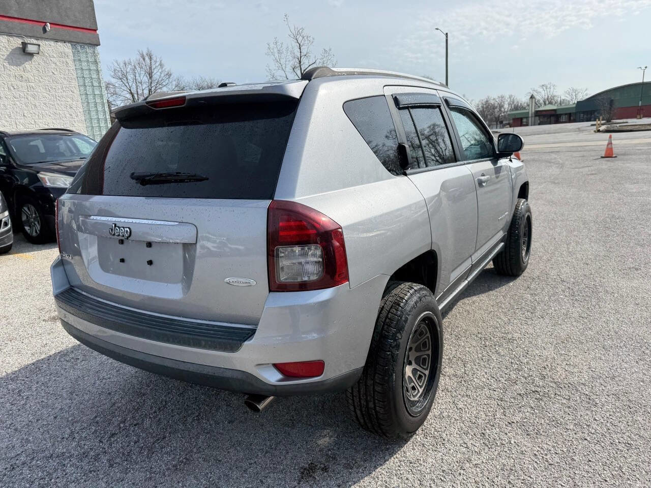 Used 2017 Jeep Compass Latitude image 7