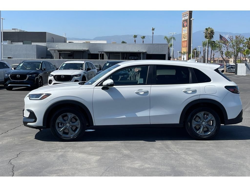 Certified 2027 Honda HR-V LX image 2