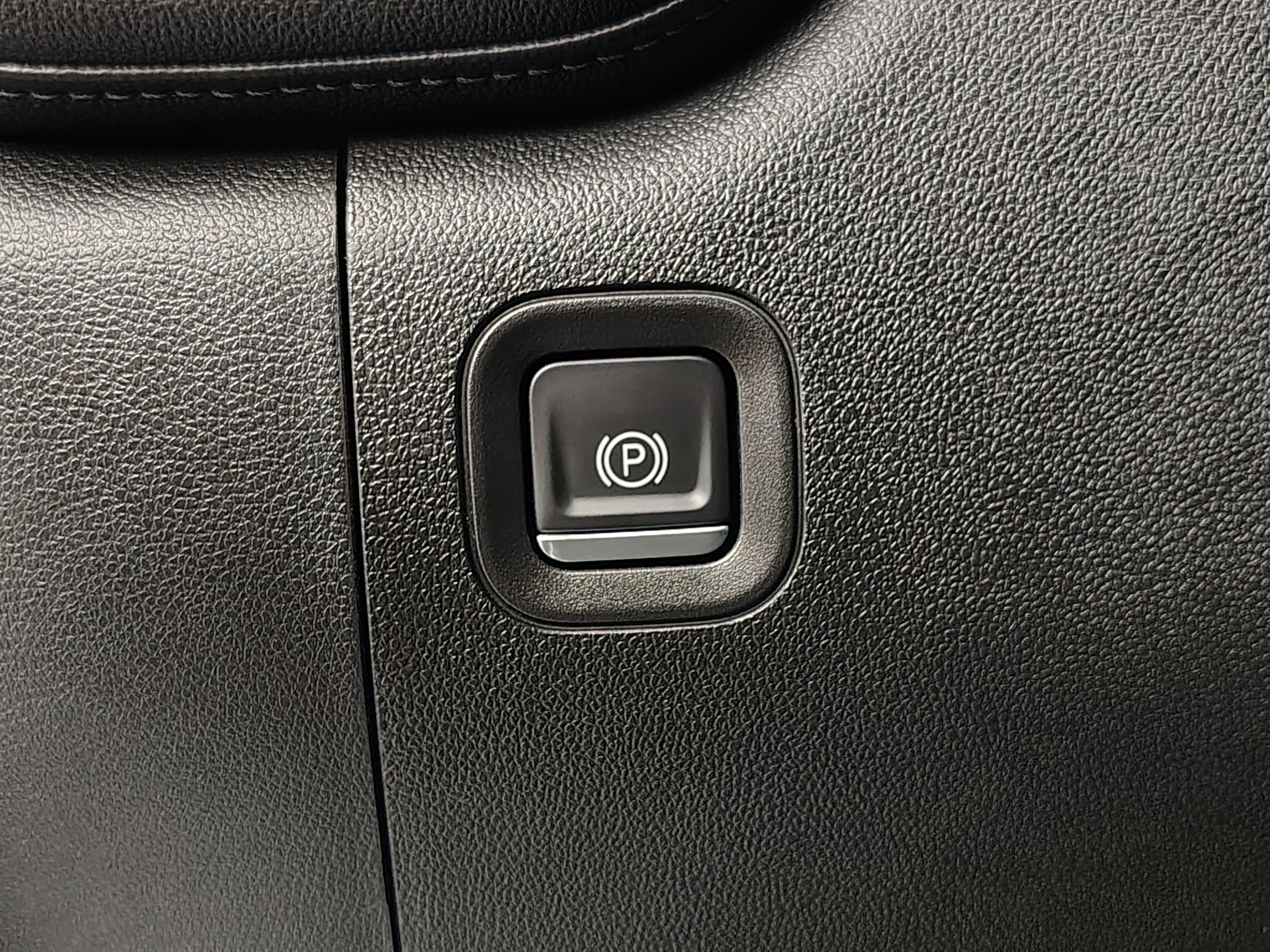 Used 2022 Chevrolet Silverado 3500 High Country w/ Technology Package image 53