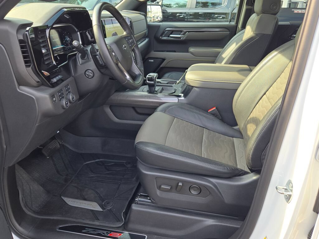 Certified 2023 Chevrolet Silverado 1500 ZR2 w/ Technology Package AWD/4WD image 28