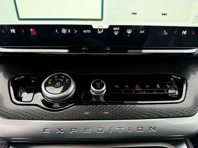 New 2025 Ford Expedition Max Platinum w/ Stealth Performance Package image 18