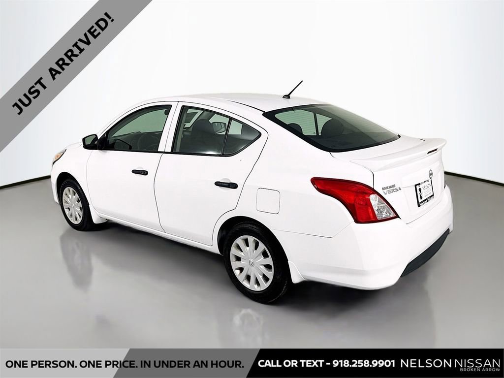 Used 2017 Nissan Versa S Plus FWD image 4