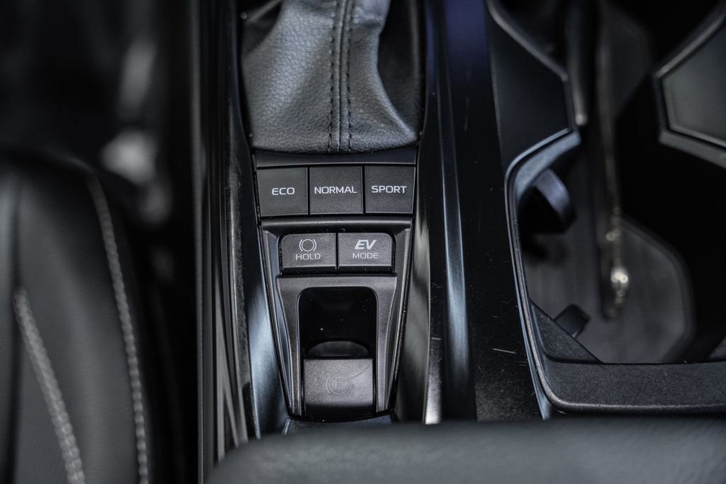 Used 2025 Toyota Camry SE image 23