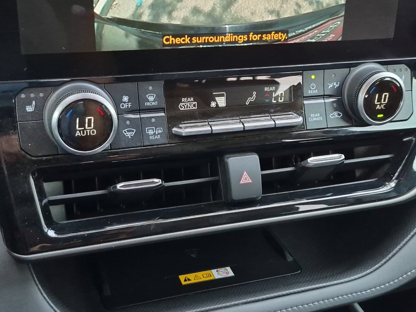Used 2023 Toyota Highlander XLE FWD image 20