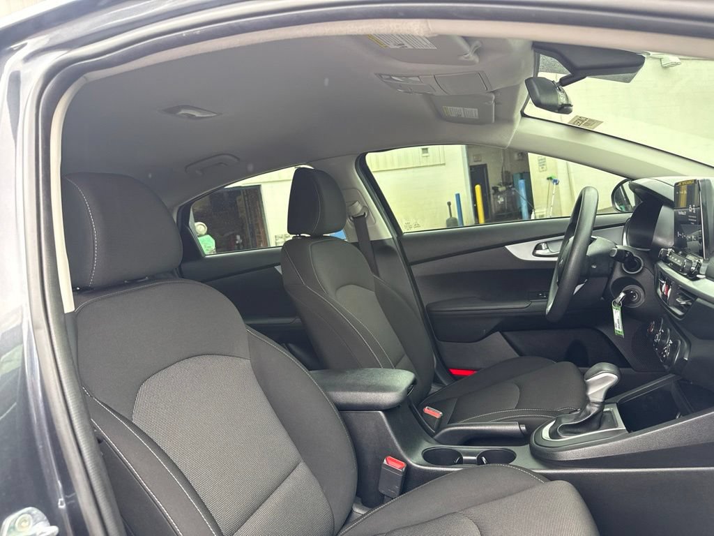Used 2023 Kia Forte LXS FWD image 28