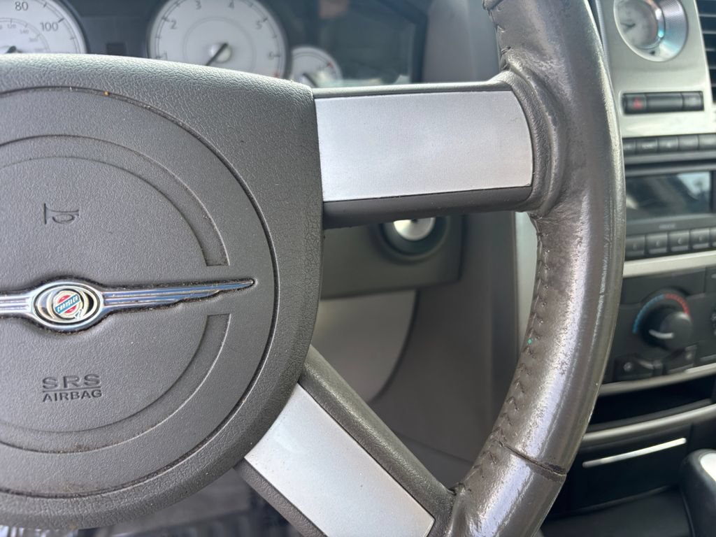 Used 2007 Chrysler 300 Touring RWD image 17