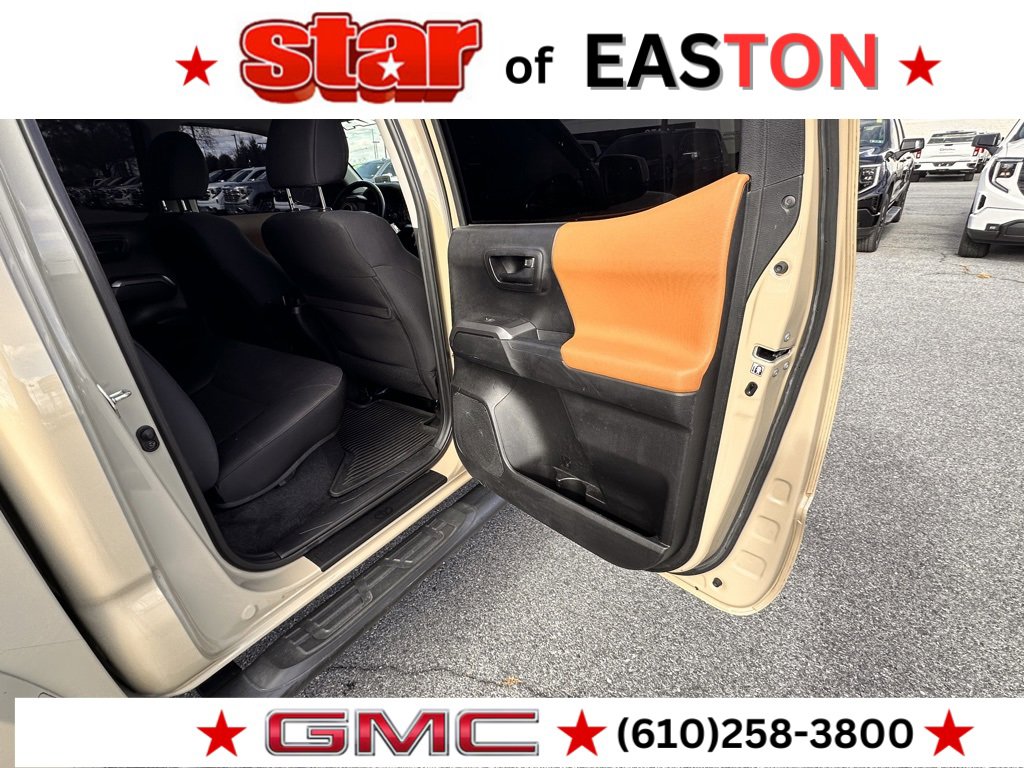 Used 2018 Toyota Tacoma SR5 w/ Exterior Package image 13