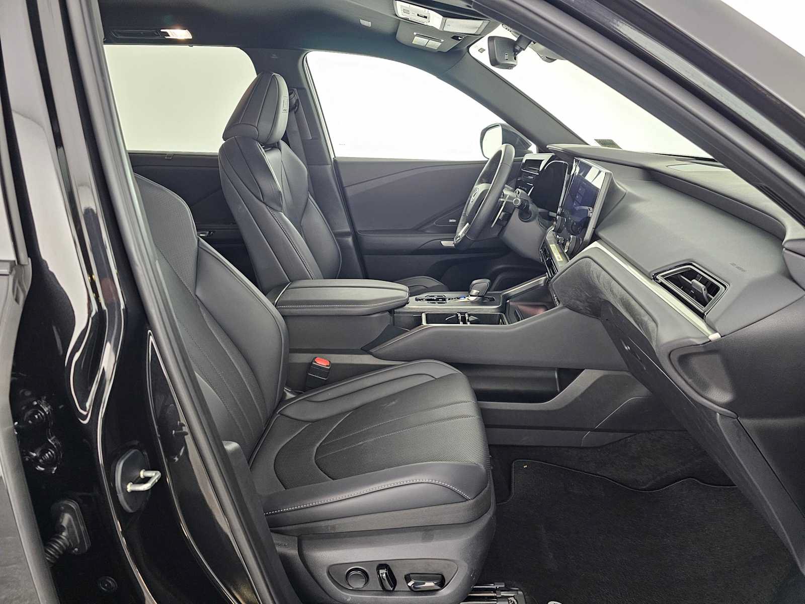 Certified 2025 Lexus TX 500h AWD w/ Technology Package image 10