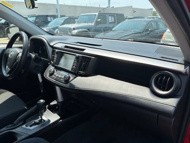 Used 2016 Toyota RAV4 XLE w/ Protection Package AWD/4WD image 28