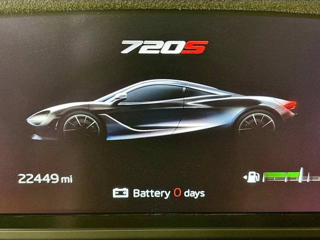 Used 2022 McLaren 720S Spider image 11