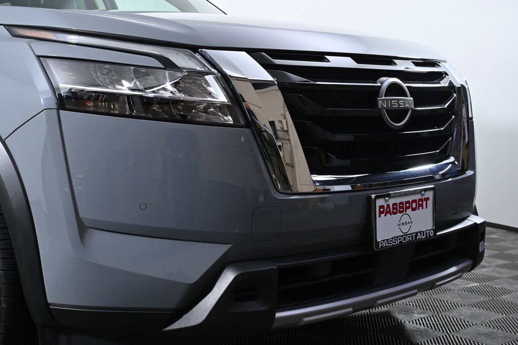 Certified 2024 Nissan Pathfinder SL image 5