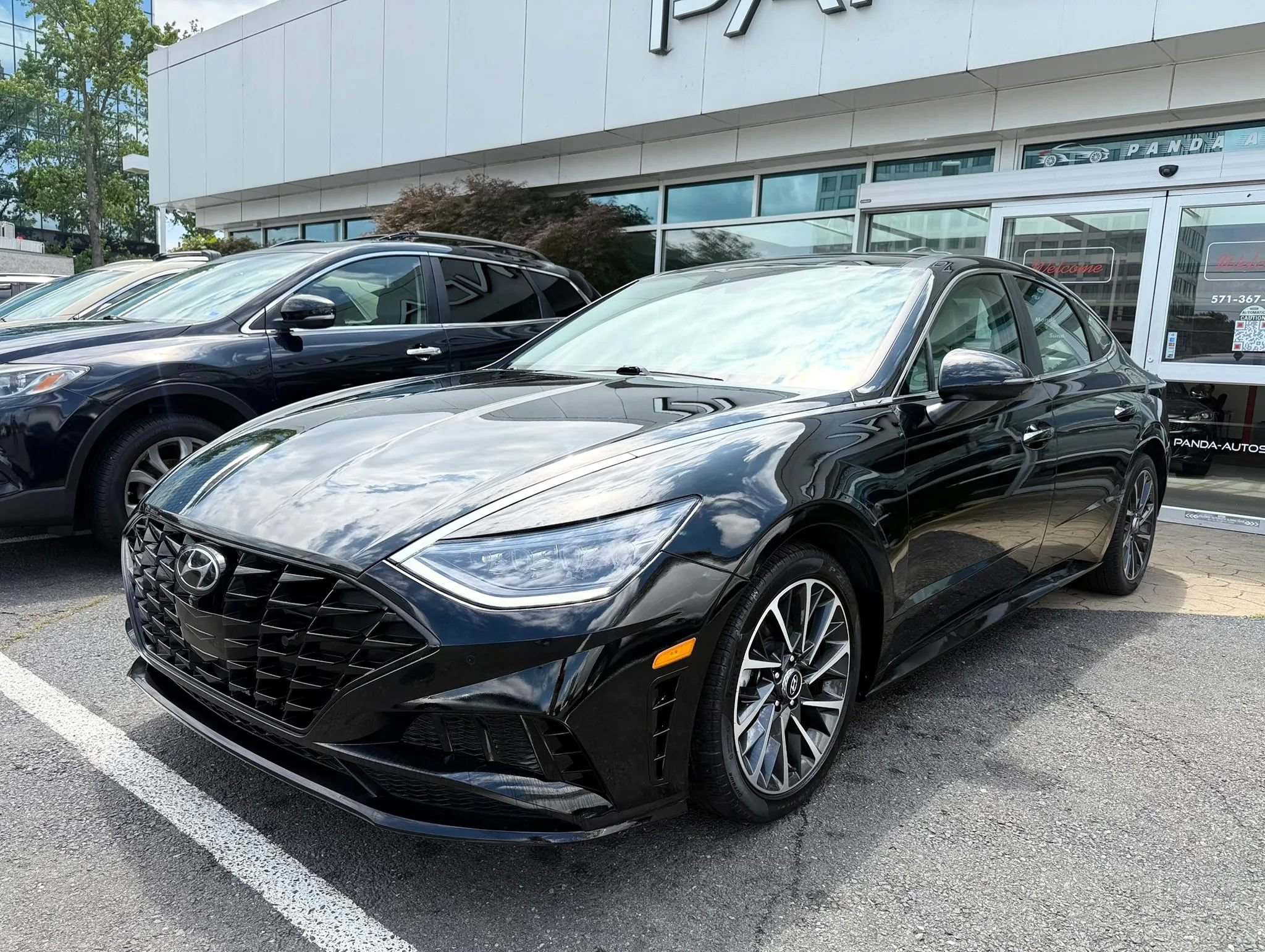 Used 2020 Hyundai Sonata Limited w/ Cargo Package FWD image 3