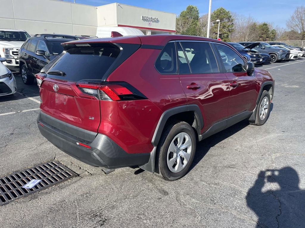 Used 2022 Toyota RAV4 LE image 9